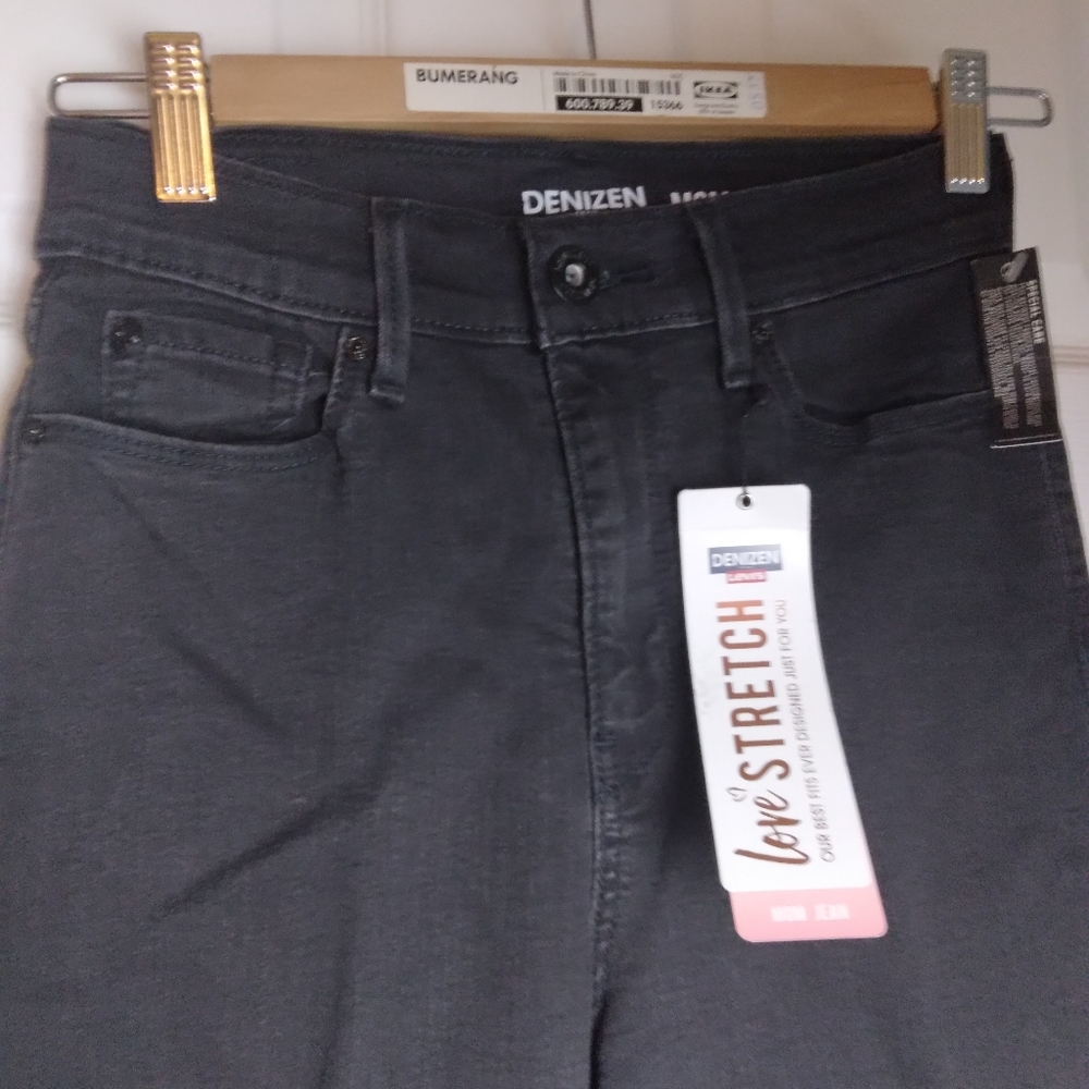 "Mom" Jeans - Picture 2 of 4